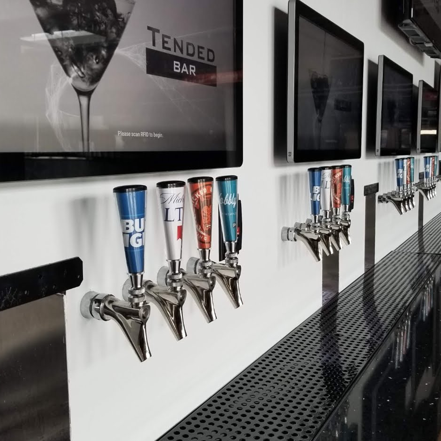 Crew-serve TendedBar beverage system supporting high-volume concessions service